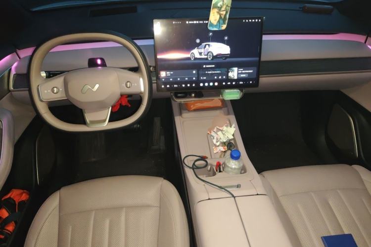 Used ONVO L60 2025 Model—60 kWh Rear-Wheel-Drive Version Center Console