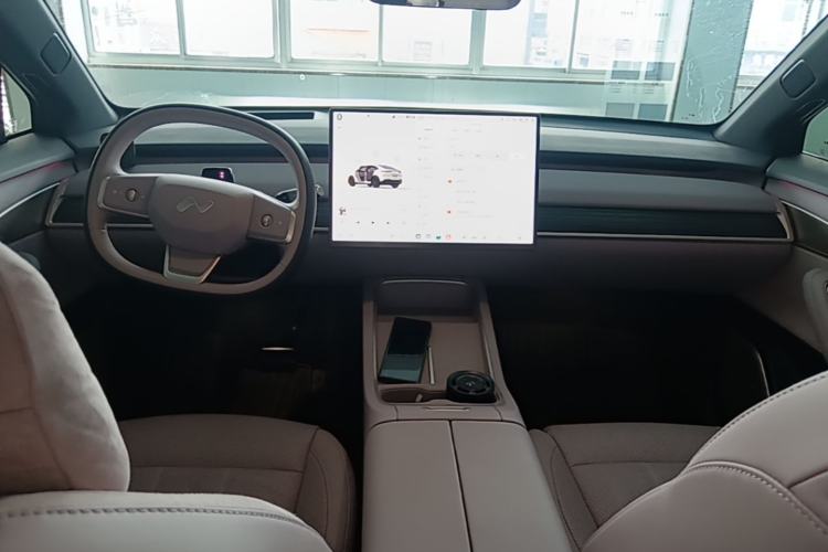 Used ONVO L60 2025 Model—60 kWh All-Wheel-Drive Version Center Console