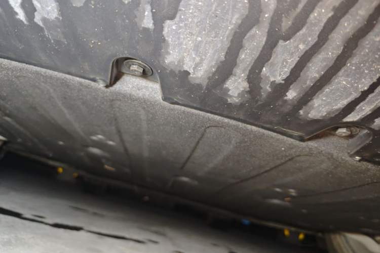 Used ONVO L60 2025 Model—60 kWh Rear-Wheel-Drive Version Chassis Front