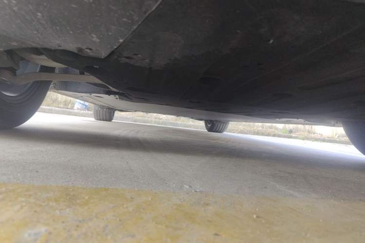 Used ONVO L60 2025 Model—60 kWh Rear-Wheel-Drive Version Chassis Front