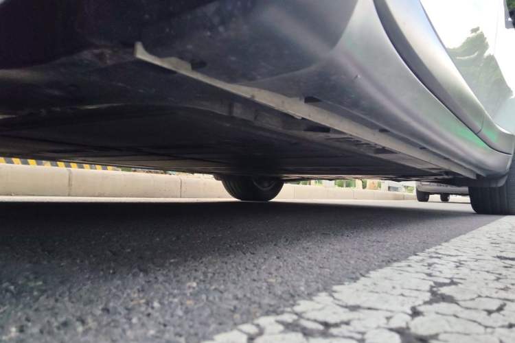 Used ONVO L60 2025 Model—60 kWh Rear-Wheel-Drive Version Chassis Front Left