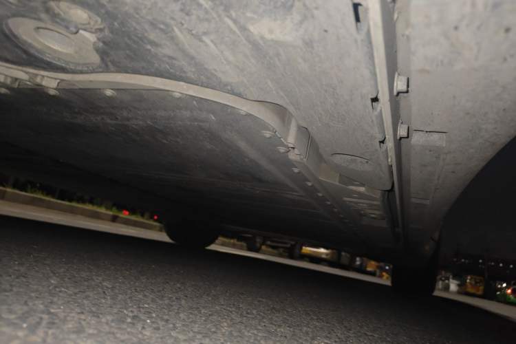 Used ONVO L60 2025 Model—60 kWh All-Wheel-Drive Version Chassis Front Left