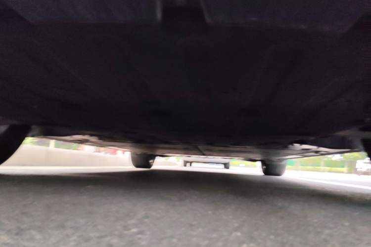 Used ONVO L60 2025 Model—60 kWh Rear-Wheel-Drive Version Chassis Front