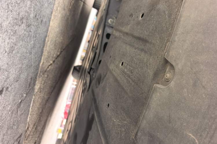 Used ONVO L60 2025 Model—60 kWh Rear-Wheel-Drive Version Chassis Rear Left