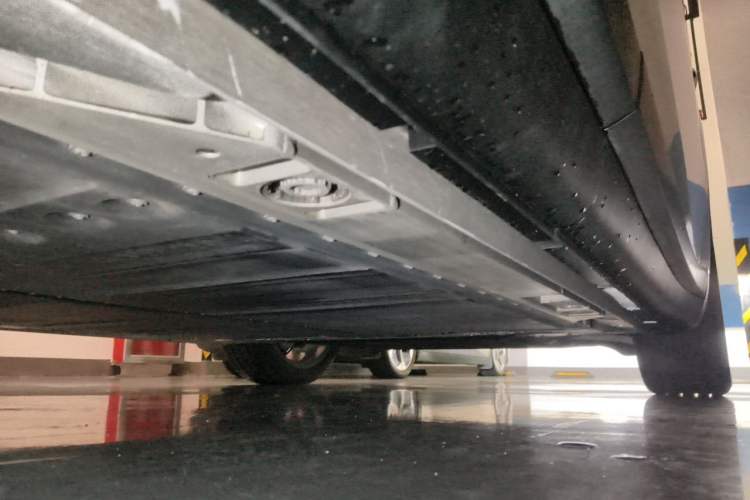 Used ONVO L60 2025 Model—60 kWh Rear-Wheel-Drive Version Chassis Rear Right