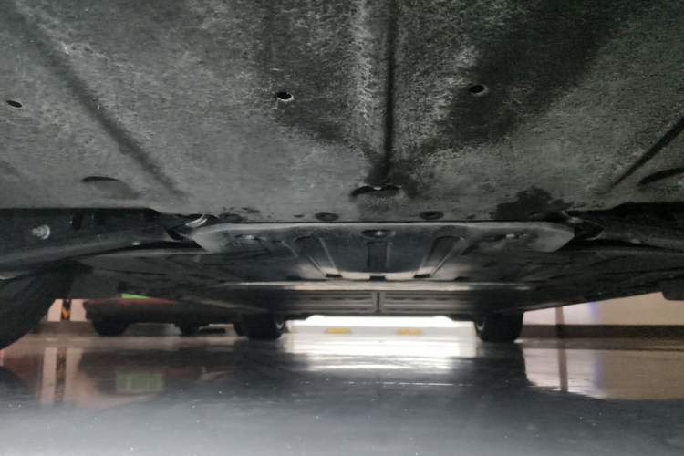 Used ONVO L60 2025 Model—60 kWh Rear-Wheel-Drive Version Chassis Rear