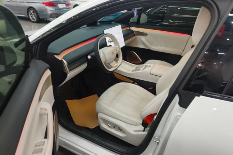 Used ONVO L60 2025 Model—60 kWh Rear-Wheel-Drive Version Driver Seat