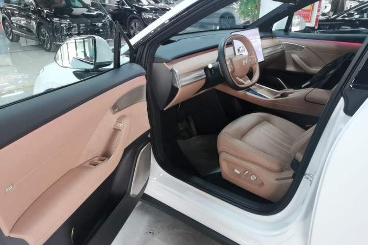Used ONVO L60 2025 Model—60 kWh All-Wheel-Drive Version Driver Seat