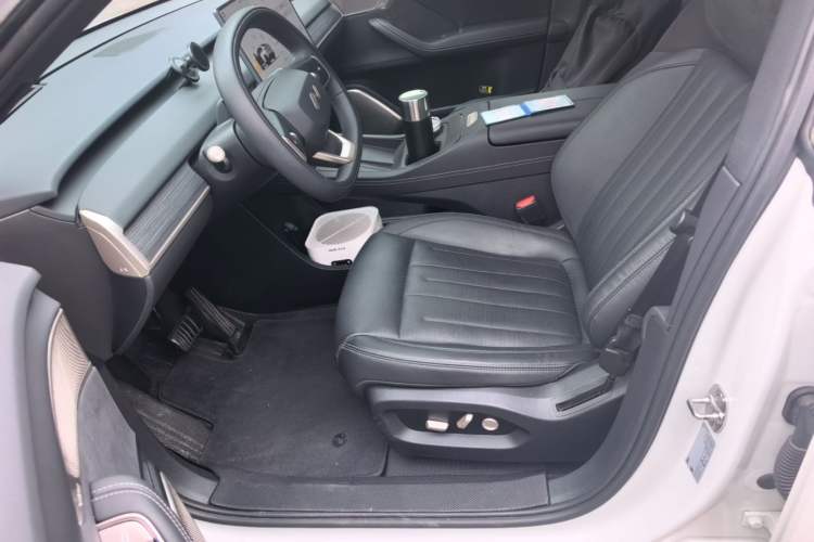 Used ONVO L60 2025 Model—60 kWh Rear-Wheel-Drive Version Driver Seat