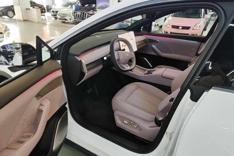 Used ONVO L60 2025 Model—60 kWh Rear-Wheel-Drive Version Driver Seat