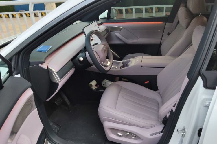 Used ONVO L60 2025 Model—60 kWh Rear-Wheel-Drive Version Driver Seat