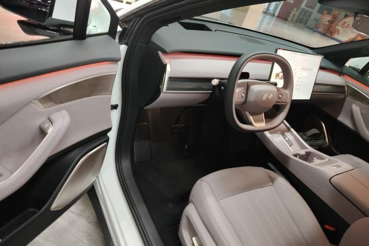 Used ONVO L60 2025 Model—85 kWh All-Wheel-Drive Version Driver Seat