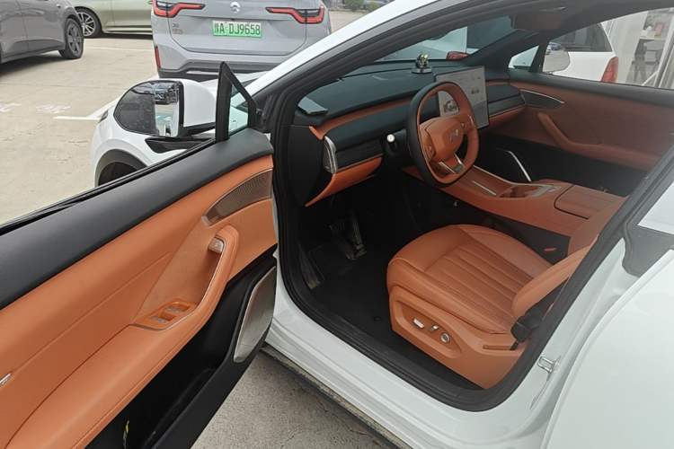 Used ONVO L60 2025 Model—60 kWh Rear-Wheel-Drive Version Driver Seat
