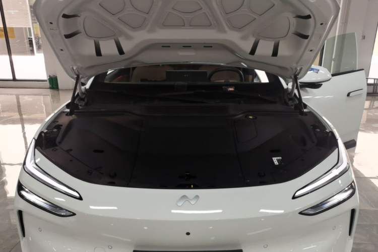 Used ONVO L60 2025 Model—60 kWh All-Wheel-Drive Version Engine Bay