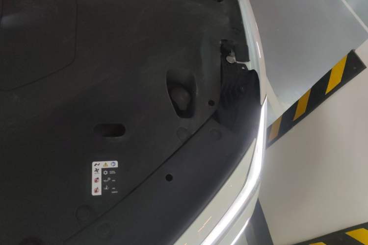Used ONVO L60 2025 Model—60 kWh Rear-Wheel-Drive Version Engine Bay Left