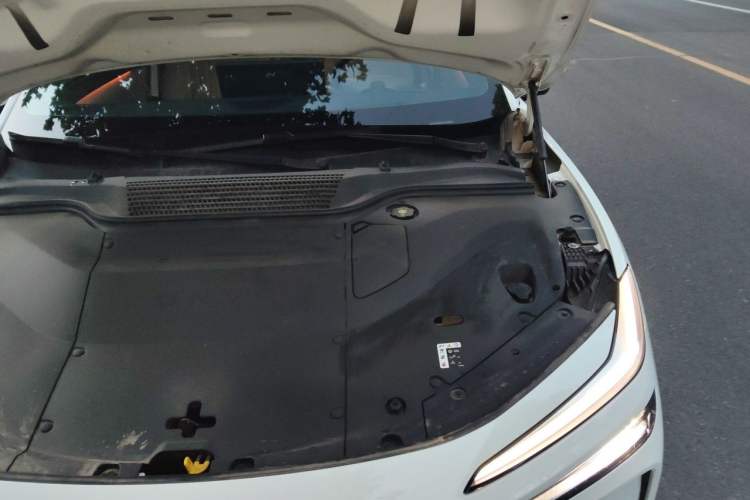 Used ONVO L60 2025 Model—60 kWh Rear-Wheel-Drive Version Engine Bay Left