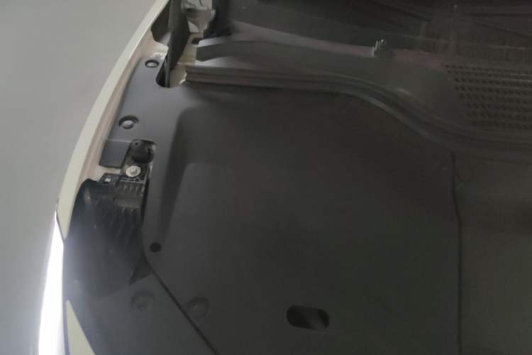 Used ONVO L60 2025 Model—60 kWh Rear-Wheel-Drive Version Engine Bay Right