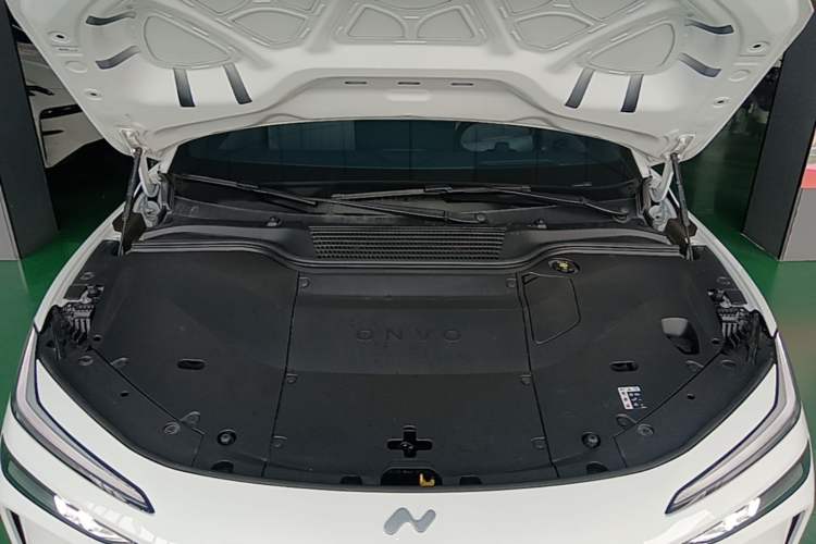 Used ONVO L60 2025 Model—60 kWh All-Wheel-Drive Version Engine Bay