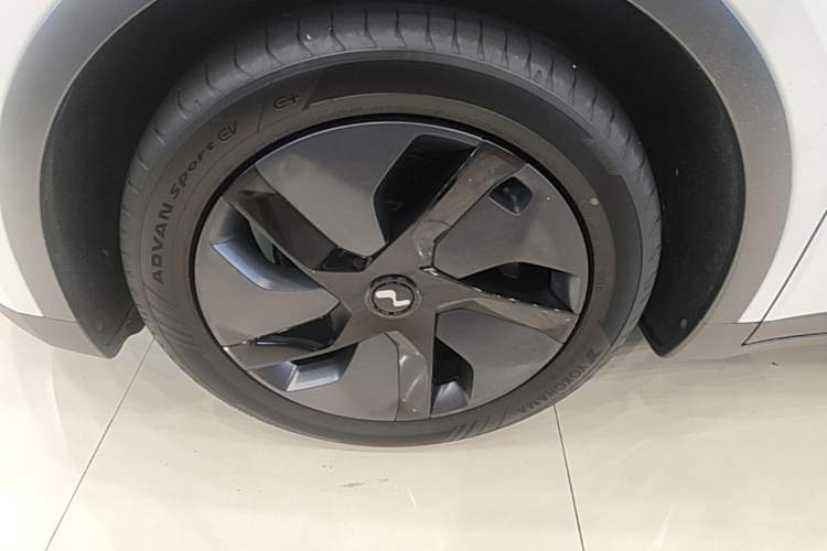 Used ONVO L60 2025 Model—60 kWh Rear-Wheel-Drive Version Exterior 1
