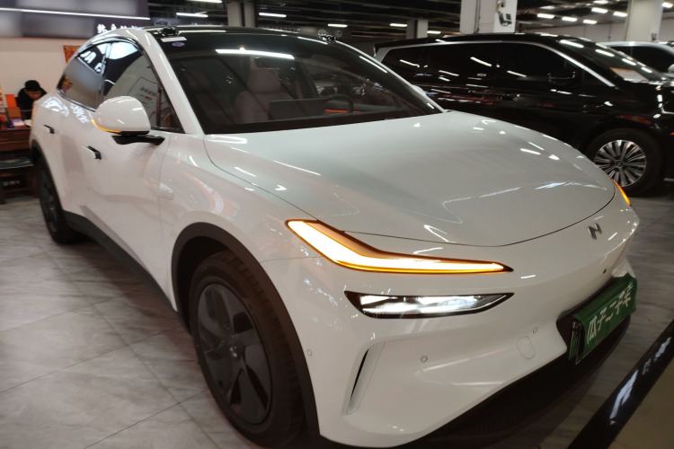 Used ONVO L60 2025 Model—85 kWh All-Wheel-Drive Version Exterior 1
