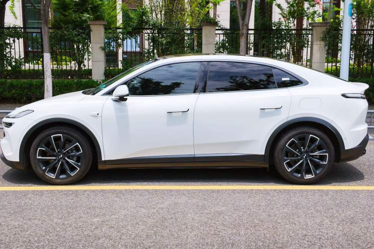 Used ONVO L60 2025 Model—60 kWh Rear-Wheel-Drive Version Exterior 4