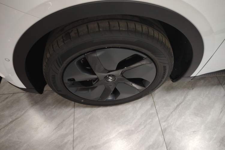 Used ONVO L60 2025 Model—85 kWh All-Wheel-Drive Version Exterior 4