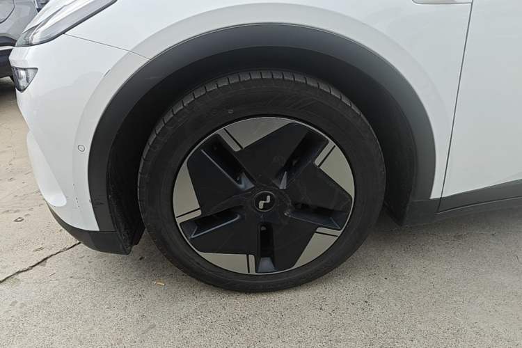 Used ONVO L60 2025 Model—60 kWh Rear-Wheel-Drive Version Exterior 4