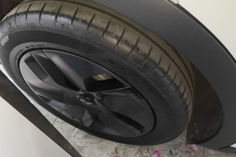 Used ONVO L60 2025 Model—60 kWh Rear-Wheel-Drive Version Exterior 5