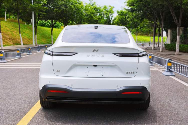 Used ONVO L60 2025 Model—60 kWh Rear-Wheel-Drive Version Exterior 6