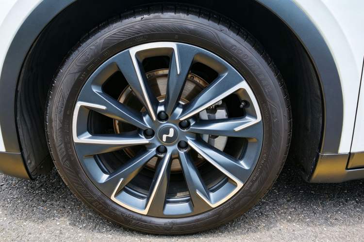 Used ONVO L60 2025 Model—60 kWh Rear-Wheel-Drive Version Exterior 8