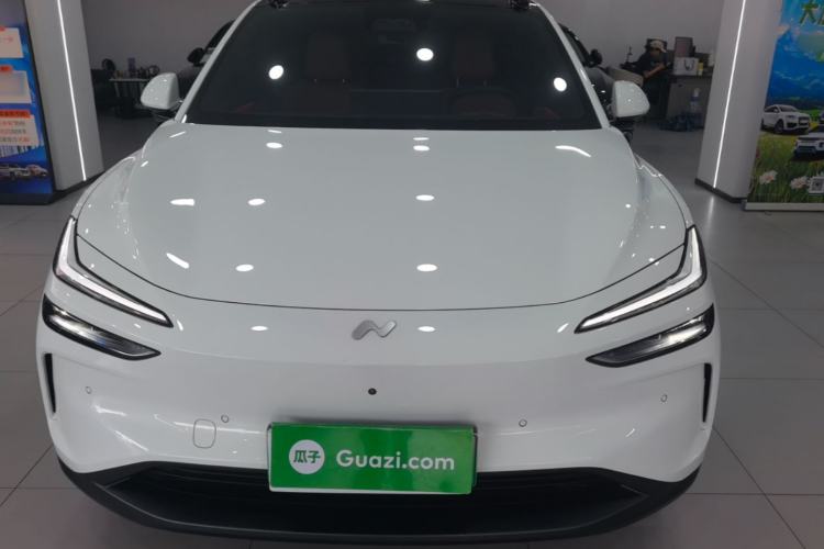 Used ONVO L60 2025 Model—85 kWh All-Wheel-Drive Version Front