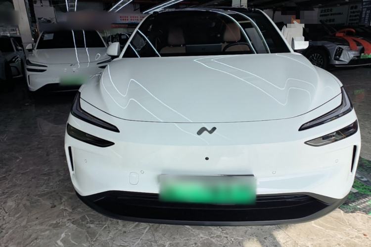 Used ONVO L60 2025 Model—60 kWh All-Wheel-Drive Version Front