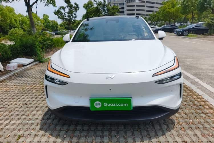 Used ONVO L60 2025 Model—60 kWh Rear-Wheel-Drive Version Front