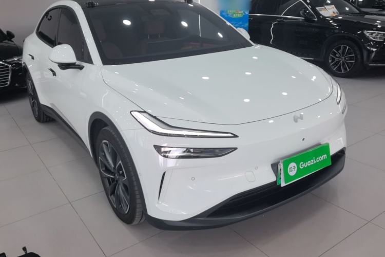 Used ONVO L60 2025 Model—85 kWh All-Wheel-Drive Version Front Right 45 Deg