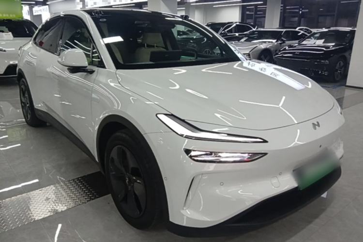 Used ONVO L60 2025 Model—60 kWh Rear-Wheel-Drive Version Front Right 45 Deg