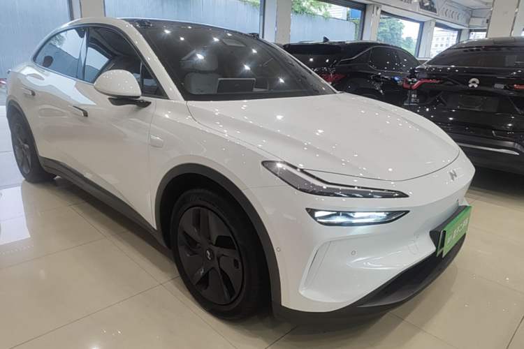 Used ONVO L60 2025 Model—60 kWh Rear-Wheel-Drive Version Front Right 45 Deg