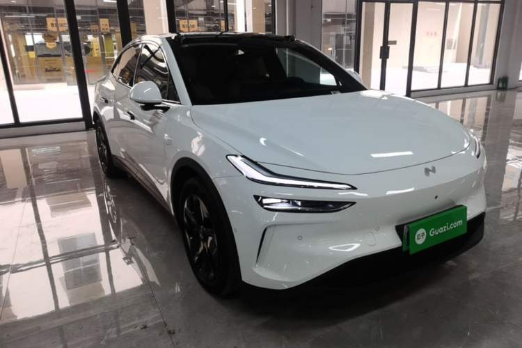 Used ONVO L60 2025 Model—60 kWh All-Wheel-Drive Version Front Right 45 Deg