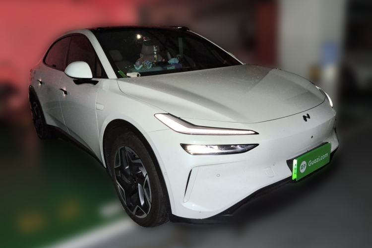 Used ONVO L60 2025 Model—60 kWh All-Wheel-Drive Version Front Right 45 Deg