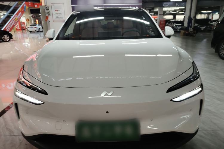 Used ONVO L60 2025 Model—85 kWh All-Wheel-Drive Version Front