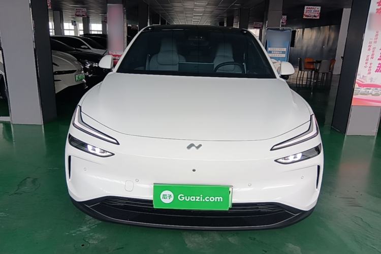 Used ONVO L60 2025 Model—60 kWh All-Wheel-Drive Version Front