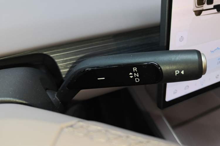 Used ONVO L60 2025 Model—60 kWh Rear-Wheel-Drive Version Gear Lever