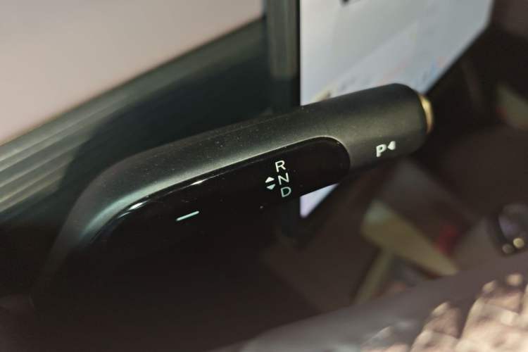 Used ONVO L60 2025 Model—60 kWh Rear-Wheel-Drive Version Gear Lever
