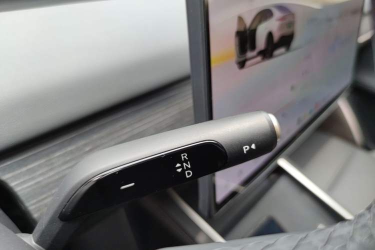 Used ONVO L60 2025 Model—60 kWh Rear-Wheel-Drive Version Gear Lever