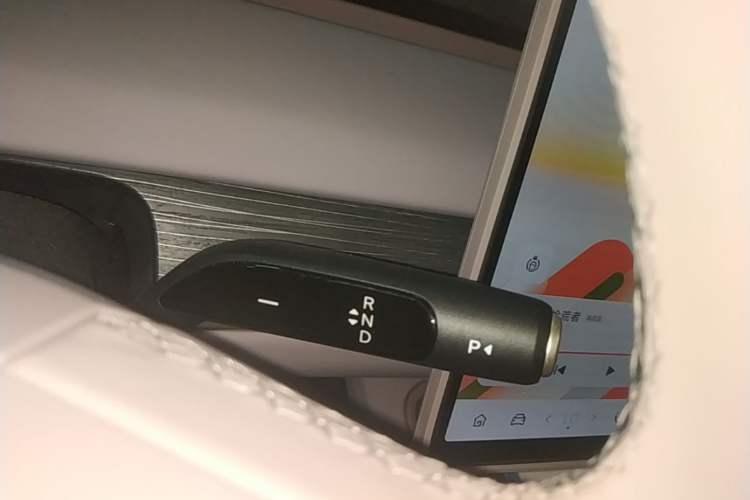 Used ONVO L60 2025 Model—85 kWh Rear-Wheel-Drive Version Gear Lever