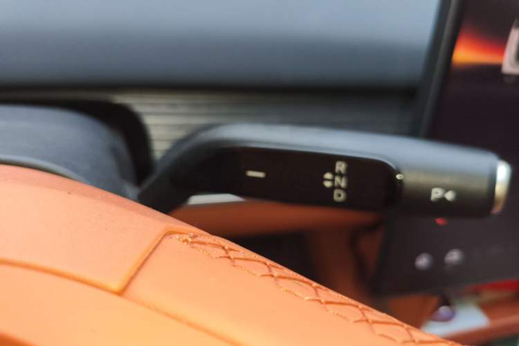Used ONVO L60 2025 Model—60 kWh Rear-Wheel-Drive Version Gear Lever
