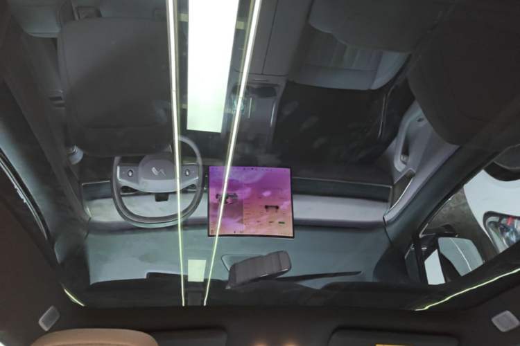 Used ONVO L60 2025 Model—60 kWh Rear-Wheel-Drive Version Headliner
