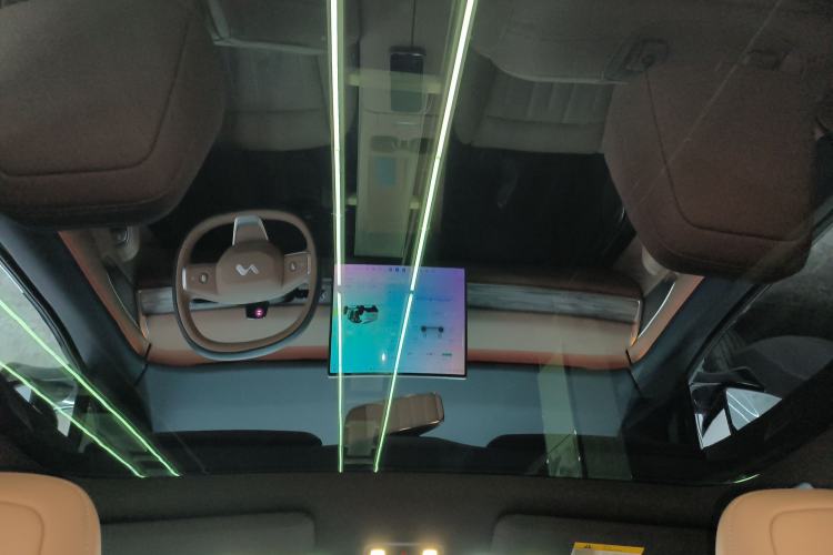 Used ONVO L60 2025 Model—60 kWh Rear-Wheel-Drive Version Headliner