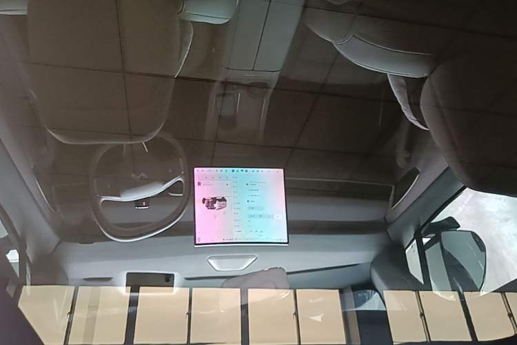 Used ONVO L60 2025 Model—60 kWh All-Wheel-Drive Version Headliner