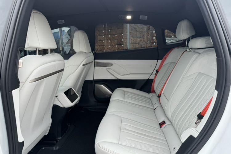 Used ONVO L60 2025 Model—60 kWh Rear-Wheel-Drive Version Interior 2