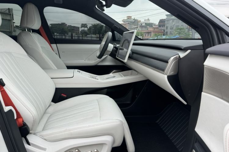 Used ONVO L60 2025 Model—60 kWh Rear-Wheel-Drive Version Interior 3